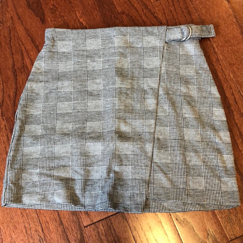 Gray Plaid Mini Skirt !